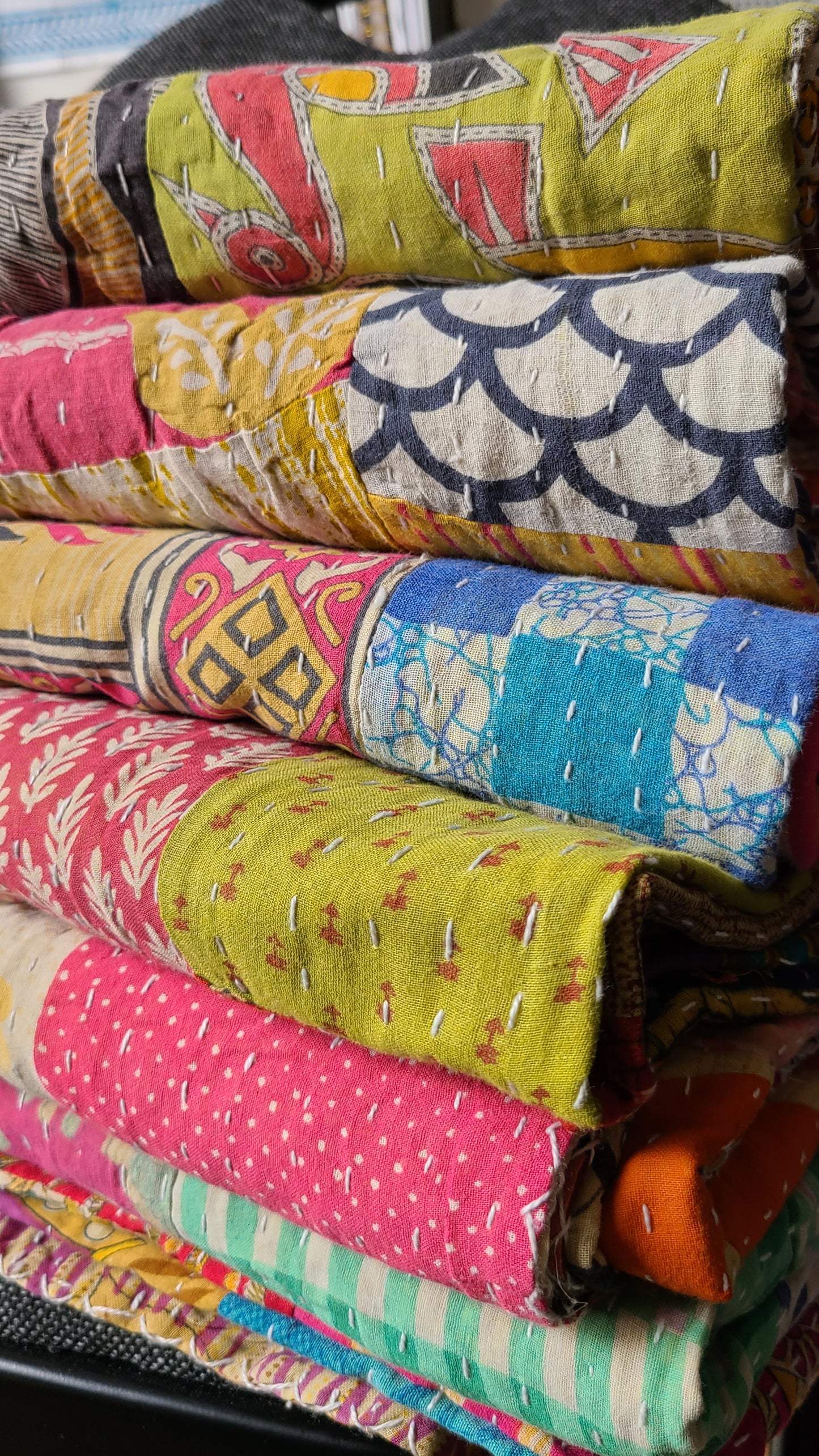 Handmade Kantha Quilt - Recycled Gudri Blanket, Vibrant Bohemian Paisley Bedding, Reversible Eco-Friendly Throw