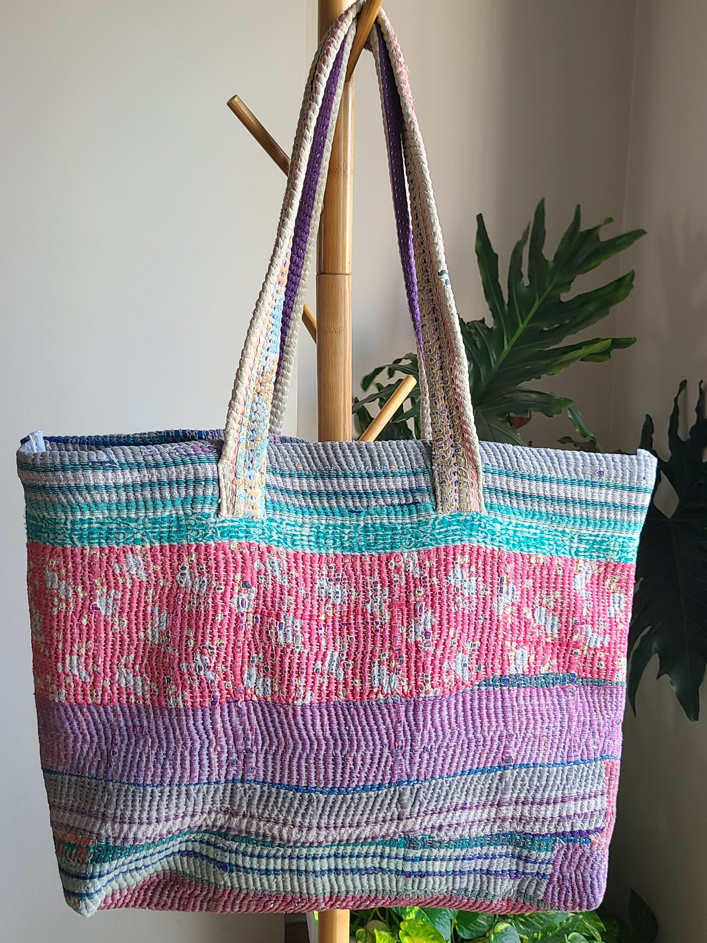 Jui-Kantha travel Tote Bag: Oversized Tote bag