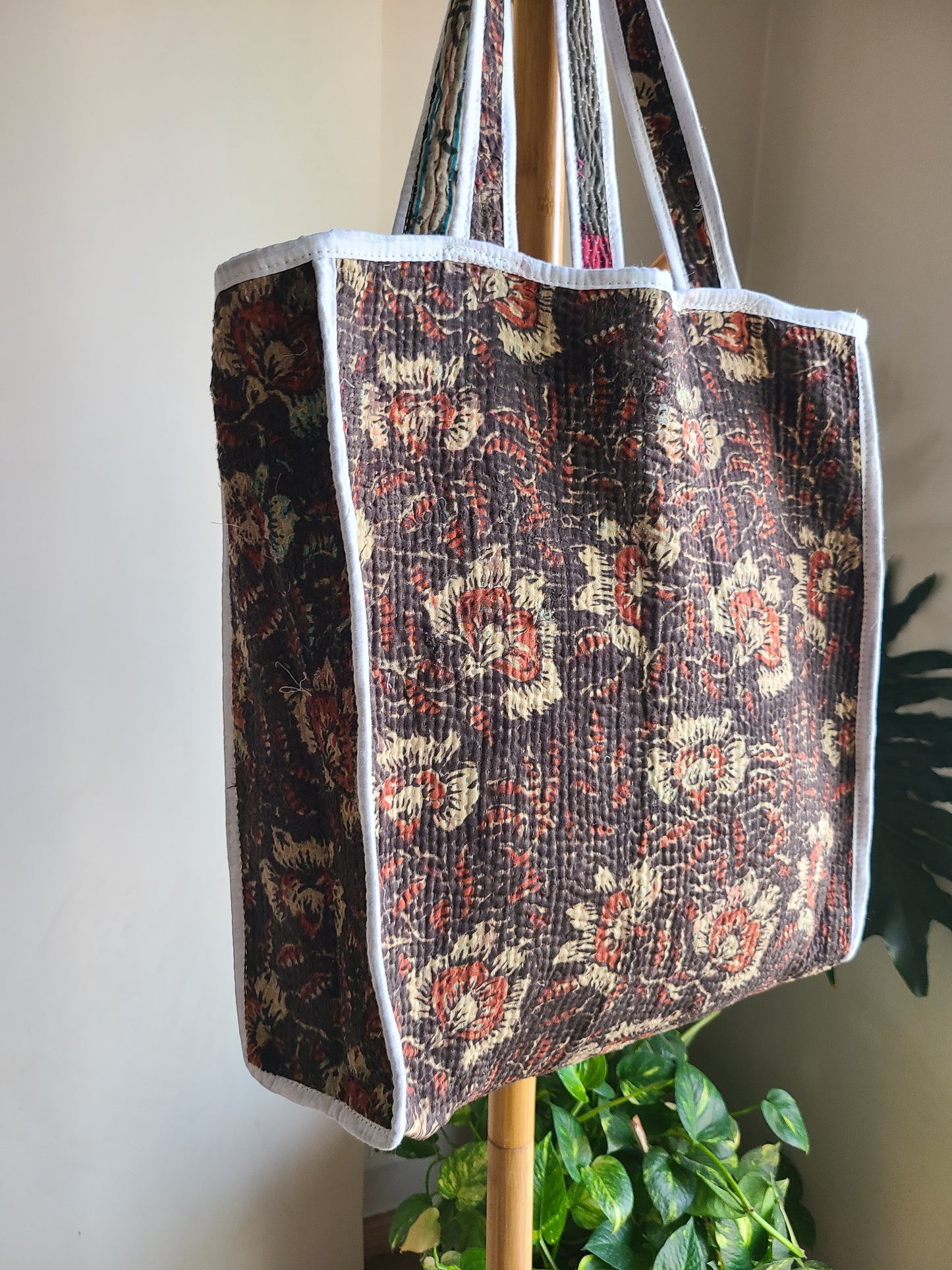 Handcrafted Kantha Tote Bag: Exquisite Blend of Style and sustainable fashion