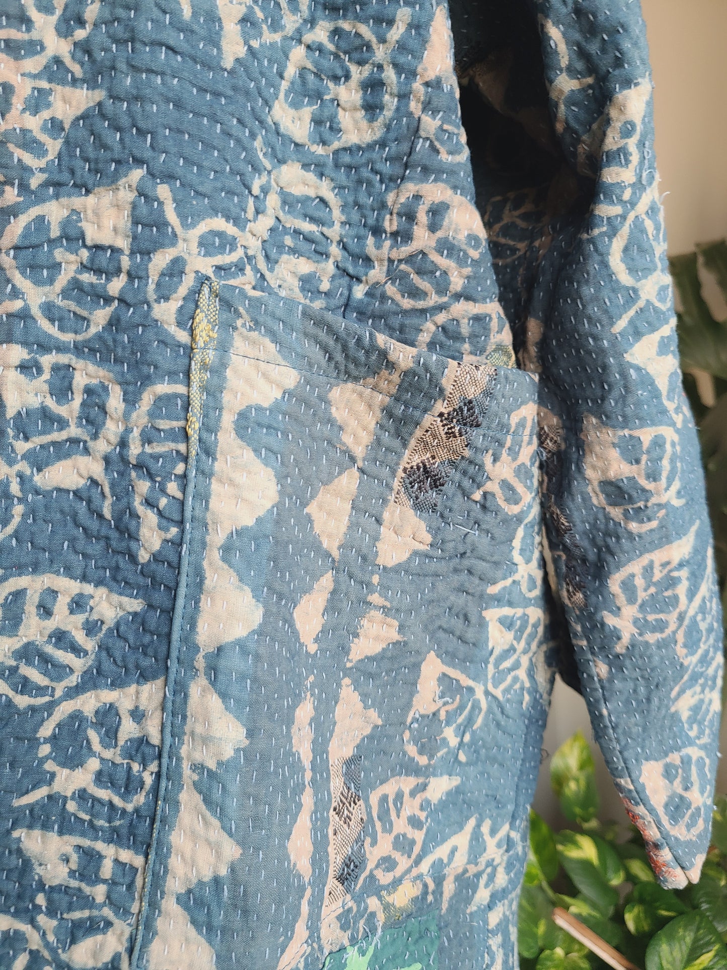 Vintage Reversible Thrift Kantha Jacket: Sustainable Outerwear from Upcycled Recycled Sarees
