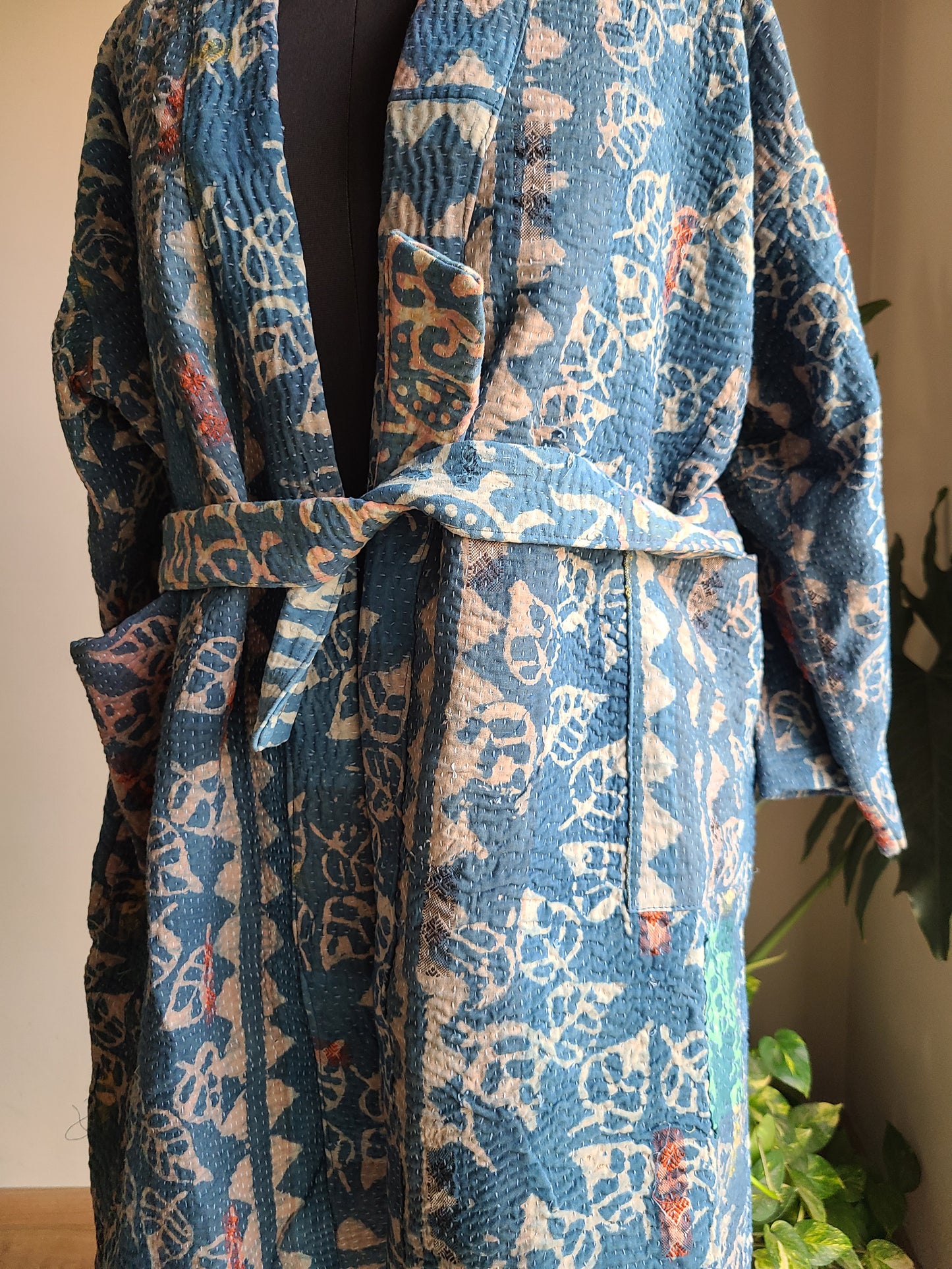 Vintage Reversible Thrift Kantha Jacket: Sustainable Outerwear from Upcycled Recycled Sarees