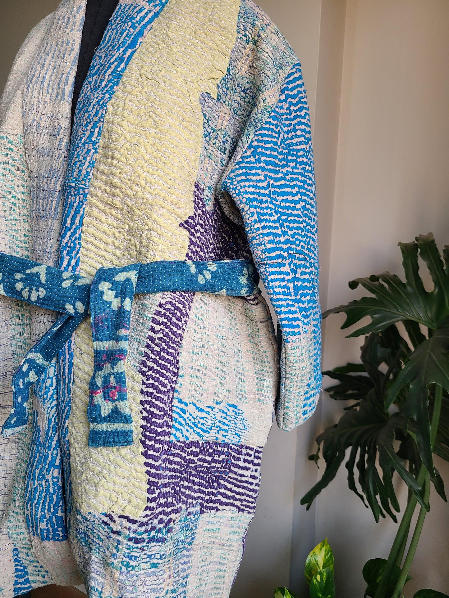 Vintage Reversible Thrift Kantha Jacket: Sustainable Outerwear from Upcycled Recycled Sarees