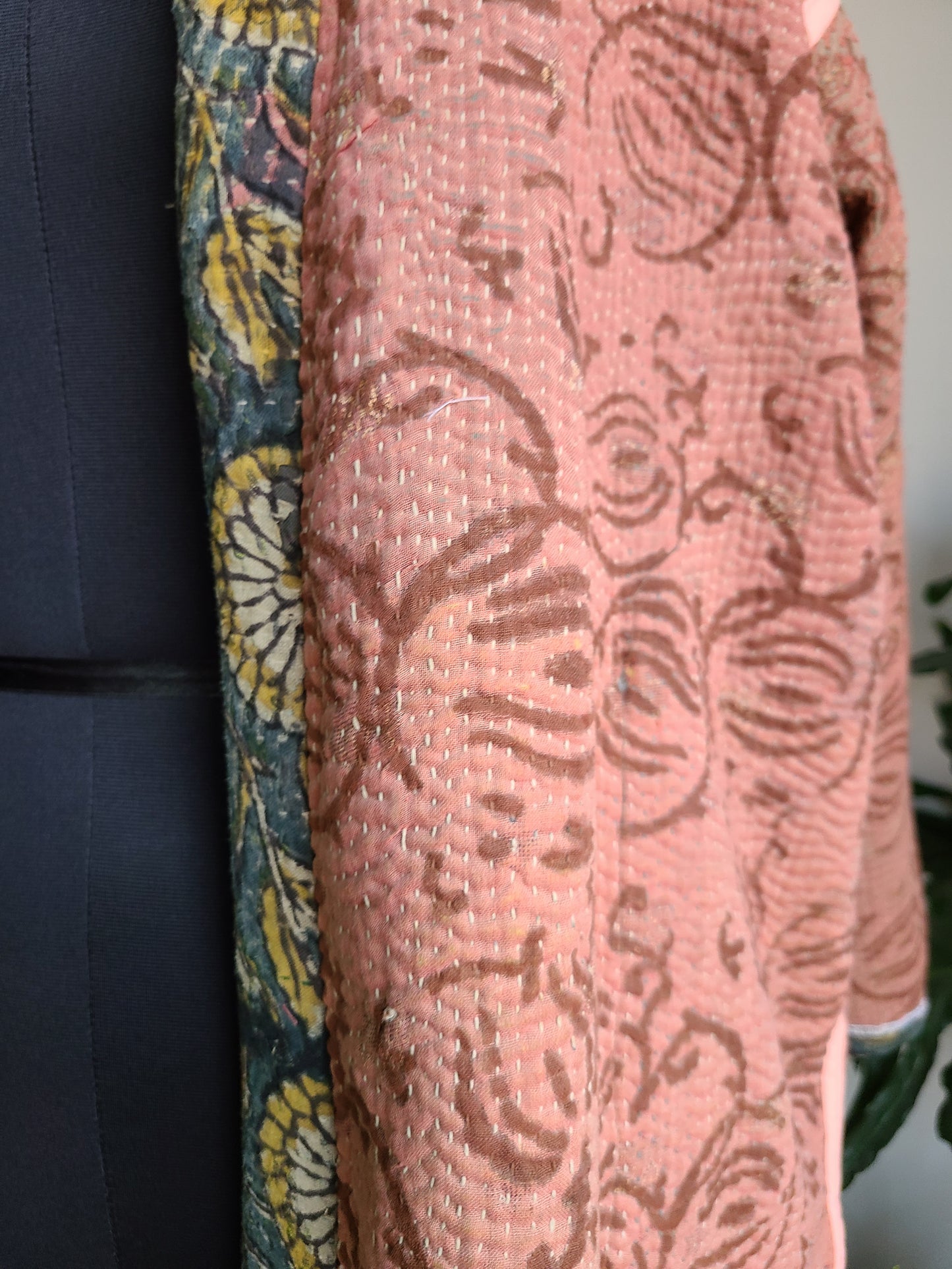 Vintage Reversible Thrift Kantha Jacket: Sustainable Outerwear from Upcycled Recycled Sarees
