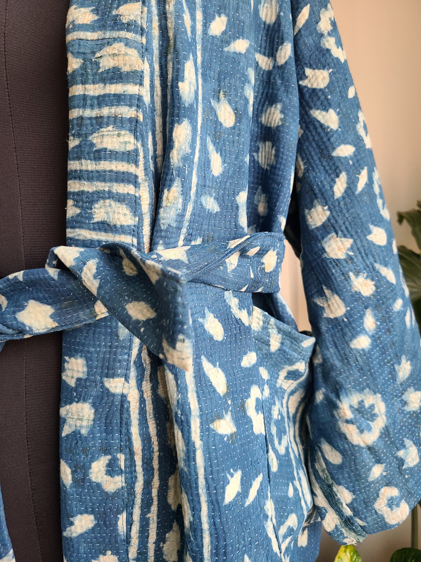 Vintage Reversible Thrift Kantha Jacket: Sustainable Outerwear from Upcycled Recycled Sarees