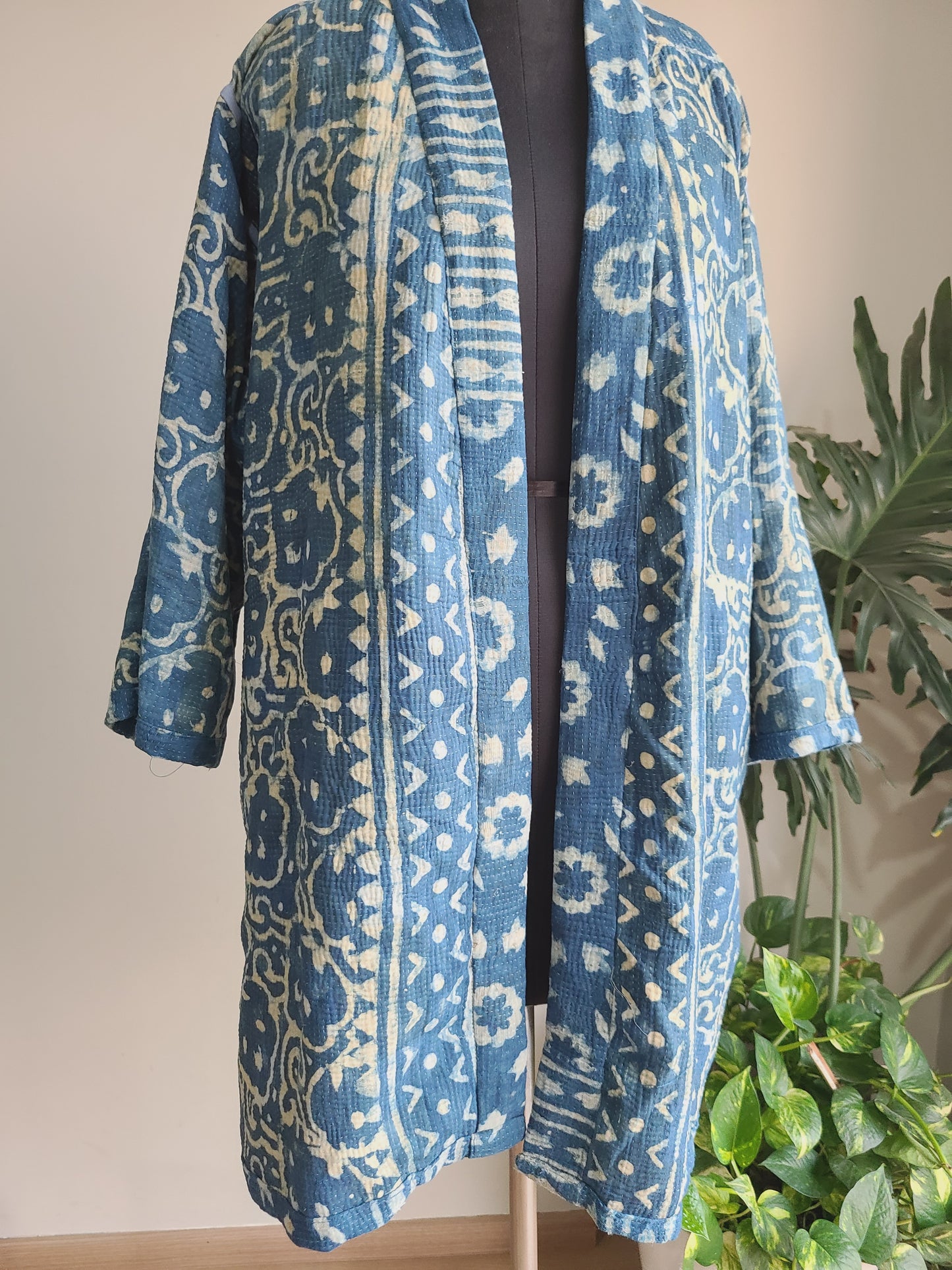 Vintage Reversible Thrift Kantha Jacket: Sustainable Outerwear from Upcycled Recycled Sarees