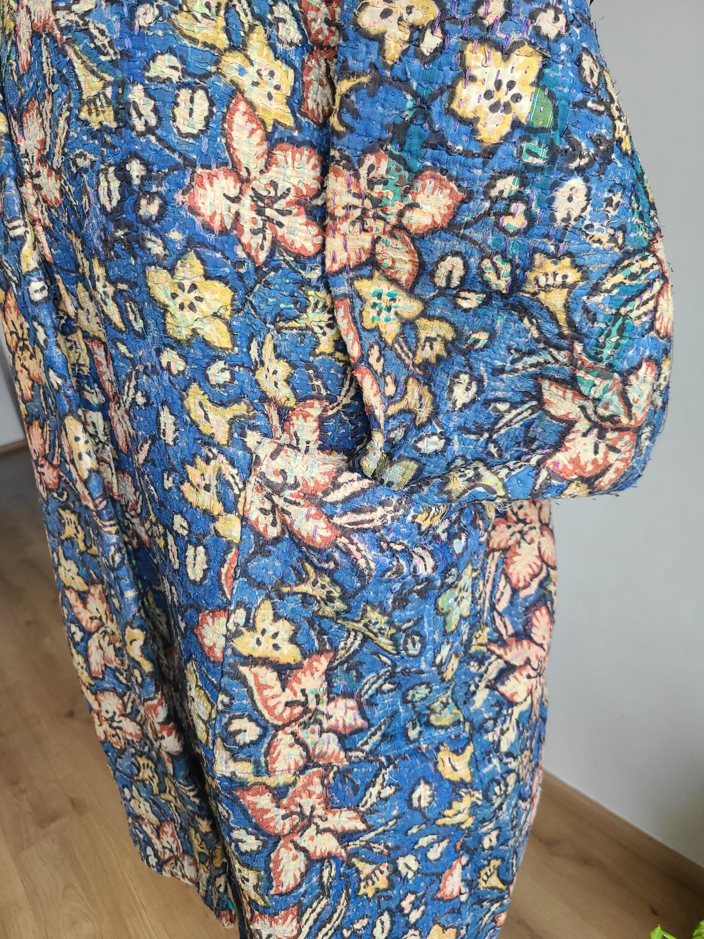 Vintage Reversible Thrift Kantha Jacket: Sustainable Outerwear from Upcycled Recycled Sarees