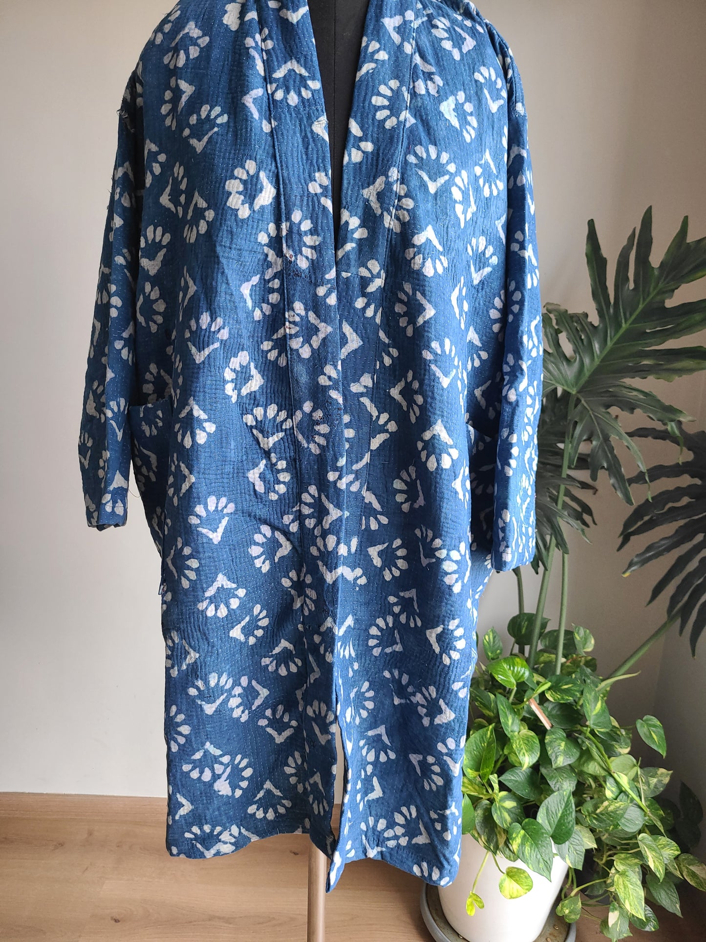 Vintage Reversible Thrift Kantha Jacket: Sustainable Outerwear from Upcycled Recycled Sarees