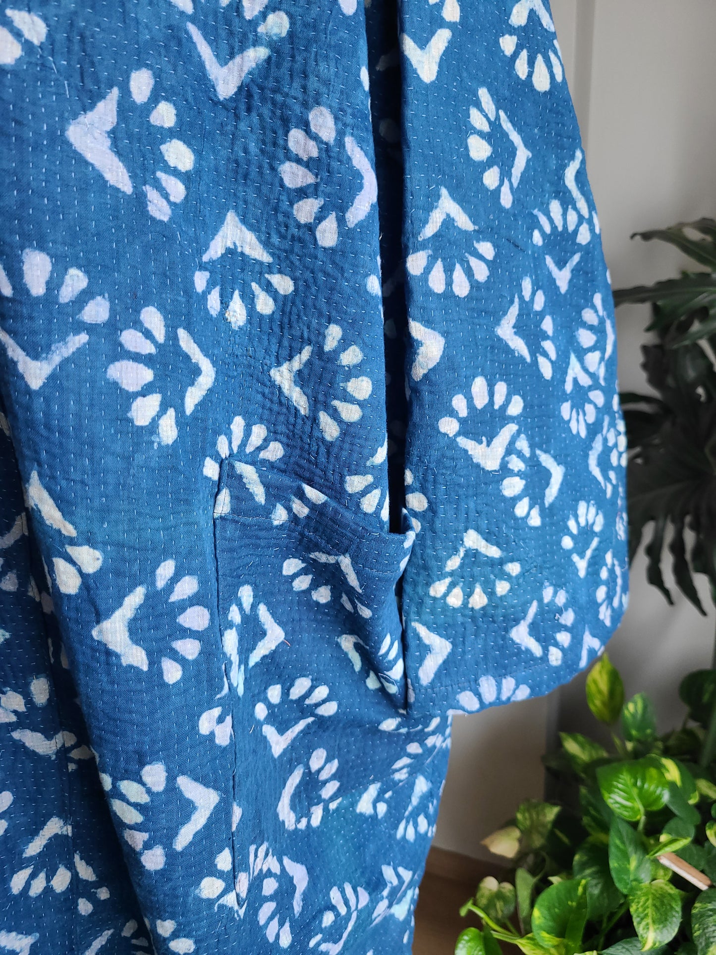 Vintage Reversible Thrift Kantha Jacket: Sustainable Outerwear from Upcycled Recycled Sarees