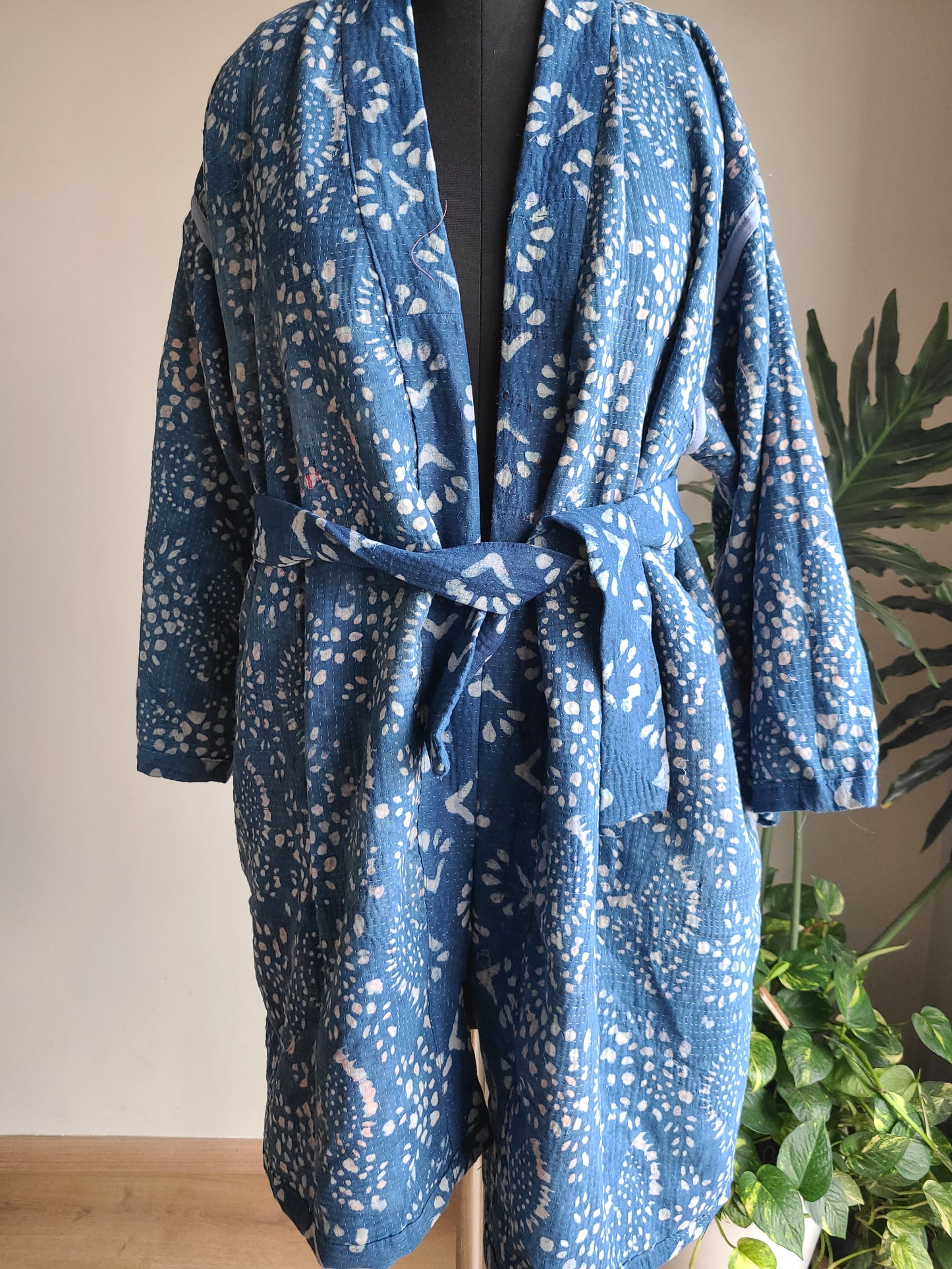 Vintage Reversible Thrift Kantha Jacket: Sustainable Outerwear from Upcycled Recycled Sarees