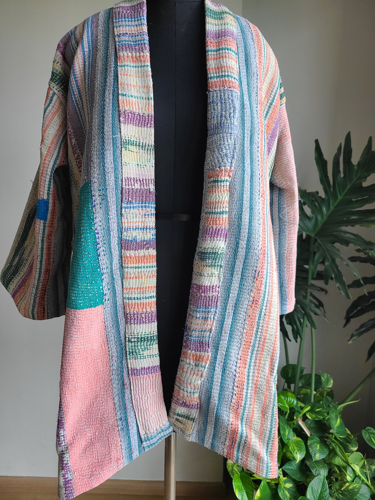 Vintage Reversible Thrift Kantha Jacket: Sustainable Outerwear from Upcycled Recycled Sarees