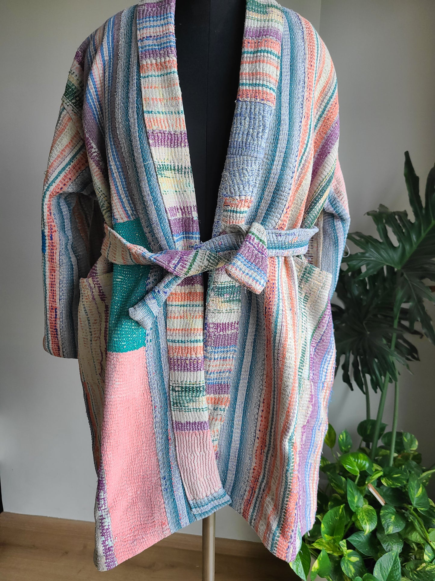 Vintage Reversible Thrift Kantha Jacket: Sustainable Outerwear from Upcycled Recycled Sarees