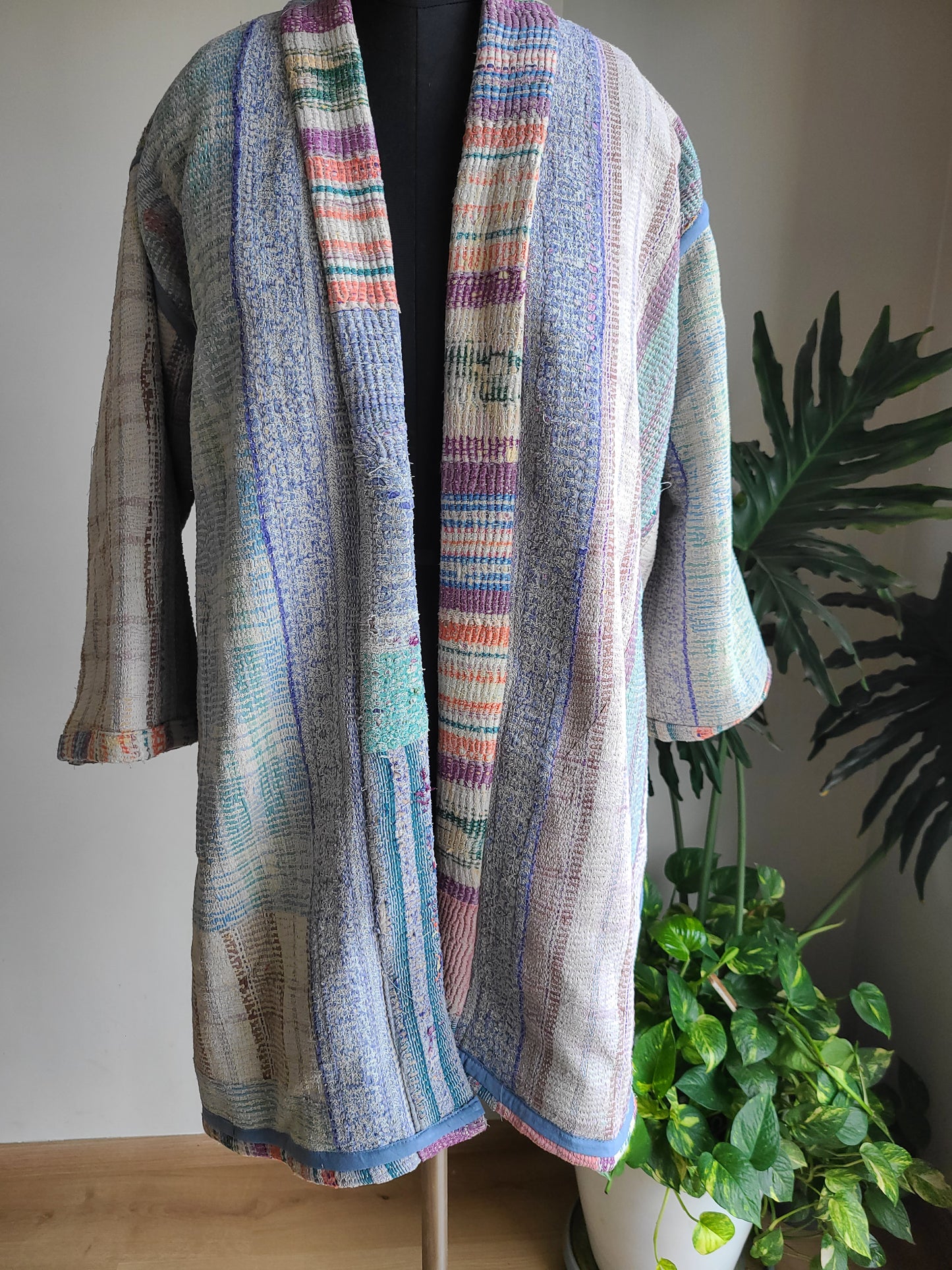 Vintage Reversible Thrift Kantha Jacket: Sustainable Outerwear from Upcycled Recycled Sarees