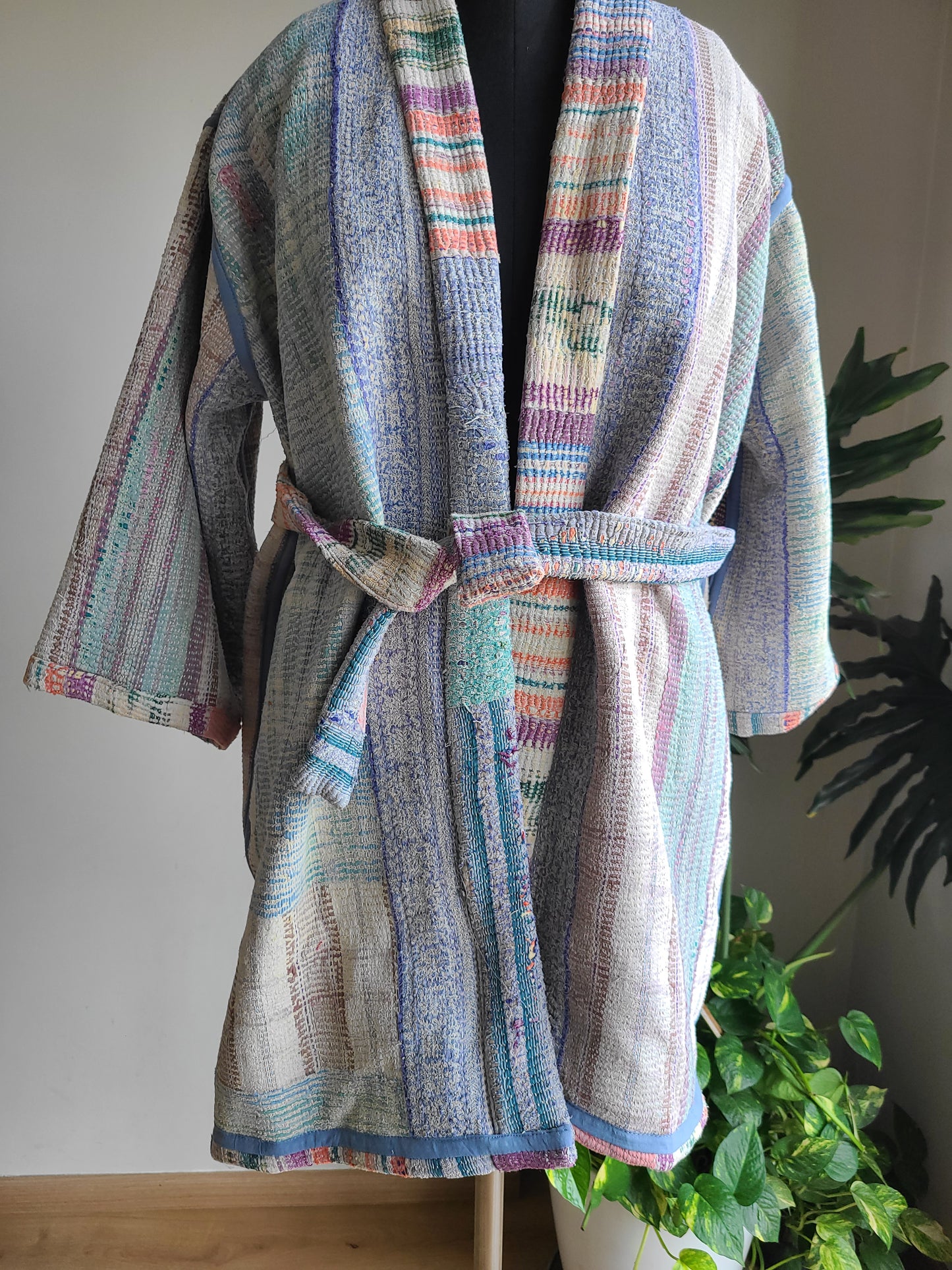 Vintage Reversible Thrift Kantha Jacket: Sustainable Outerwear from Upcycled Recycled Sarees