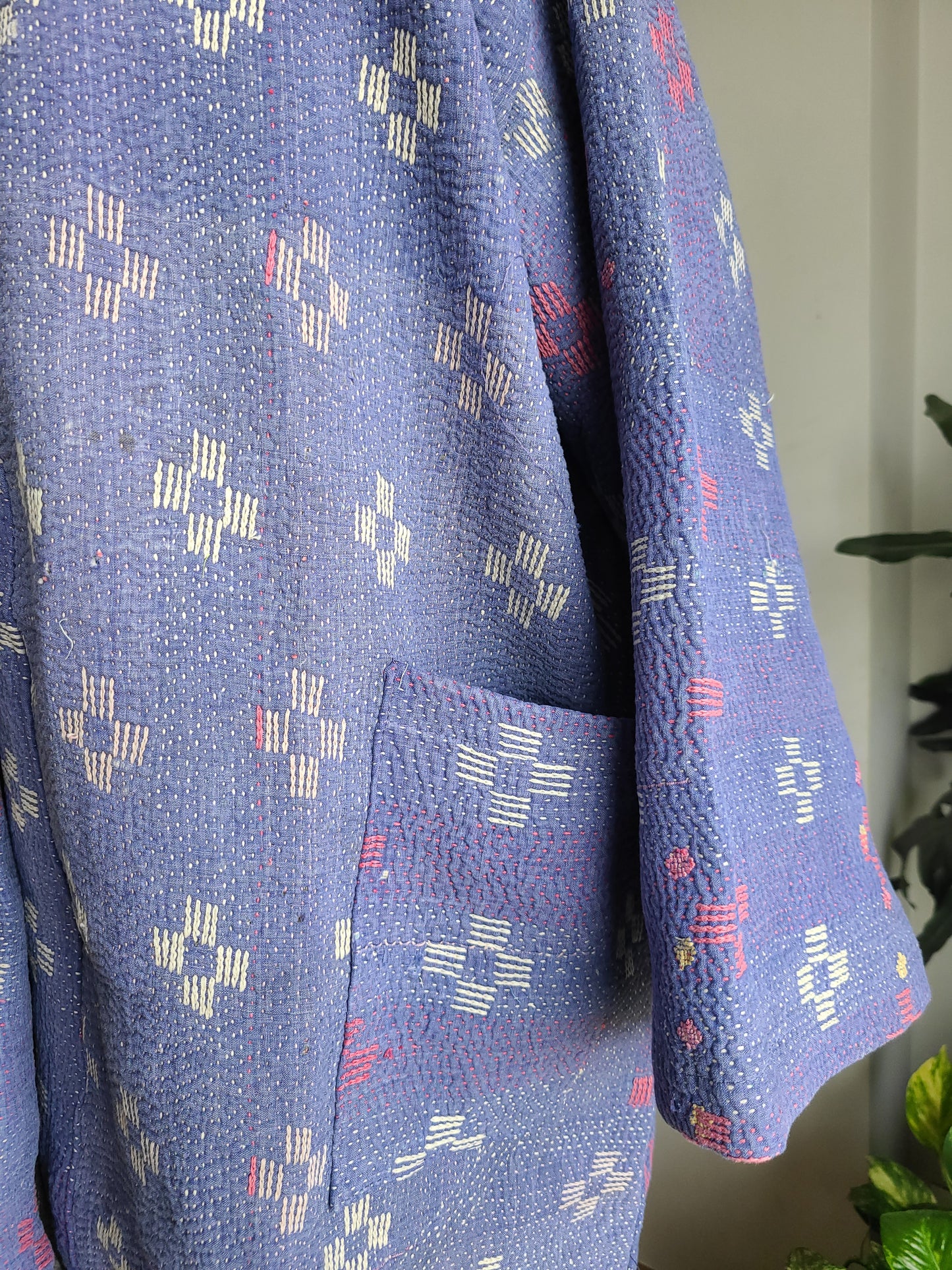 Vintage Reversible Thrift Kantha Jacket: Sustainable Outerwear from Upcycled Recycled Sarees