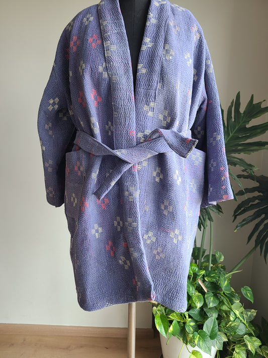 Vintage Reversible Thrift Kantha Jacket: Sustainable Outerwear from Upcycled Recycled Sarees