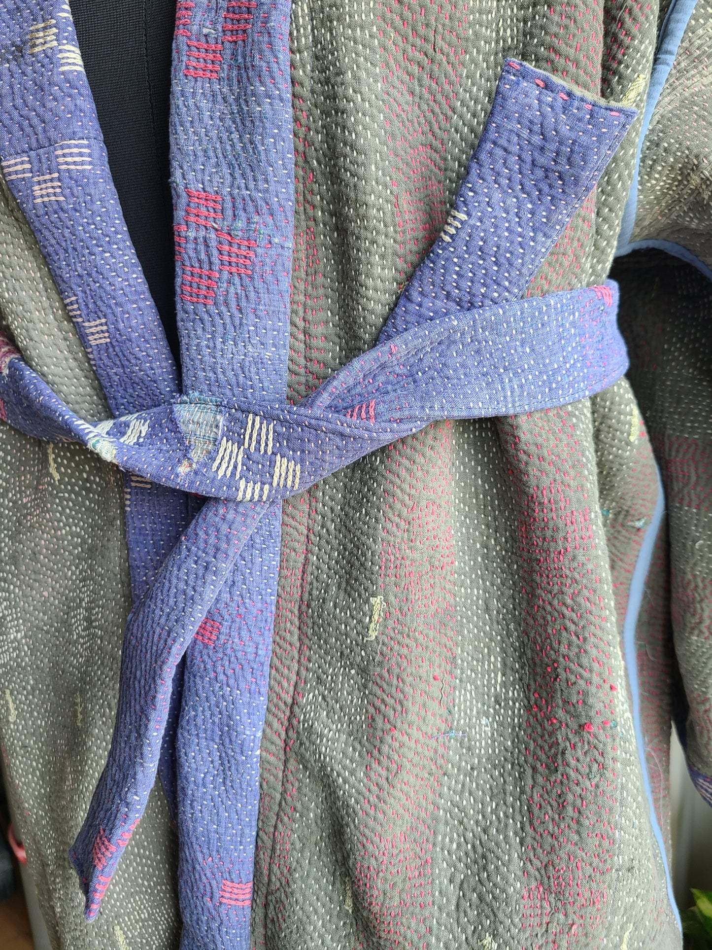 Vintage Reversible Thrift Kantha Jacket: Sustainable Outerwear from Upcycled Recycled Sarees