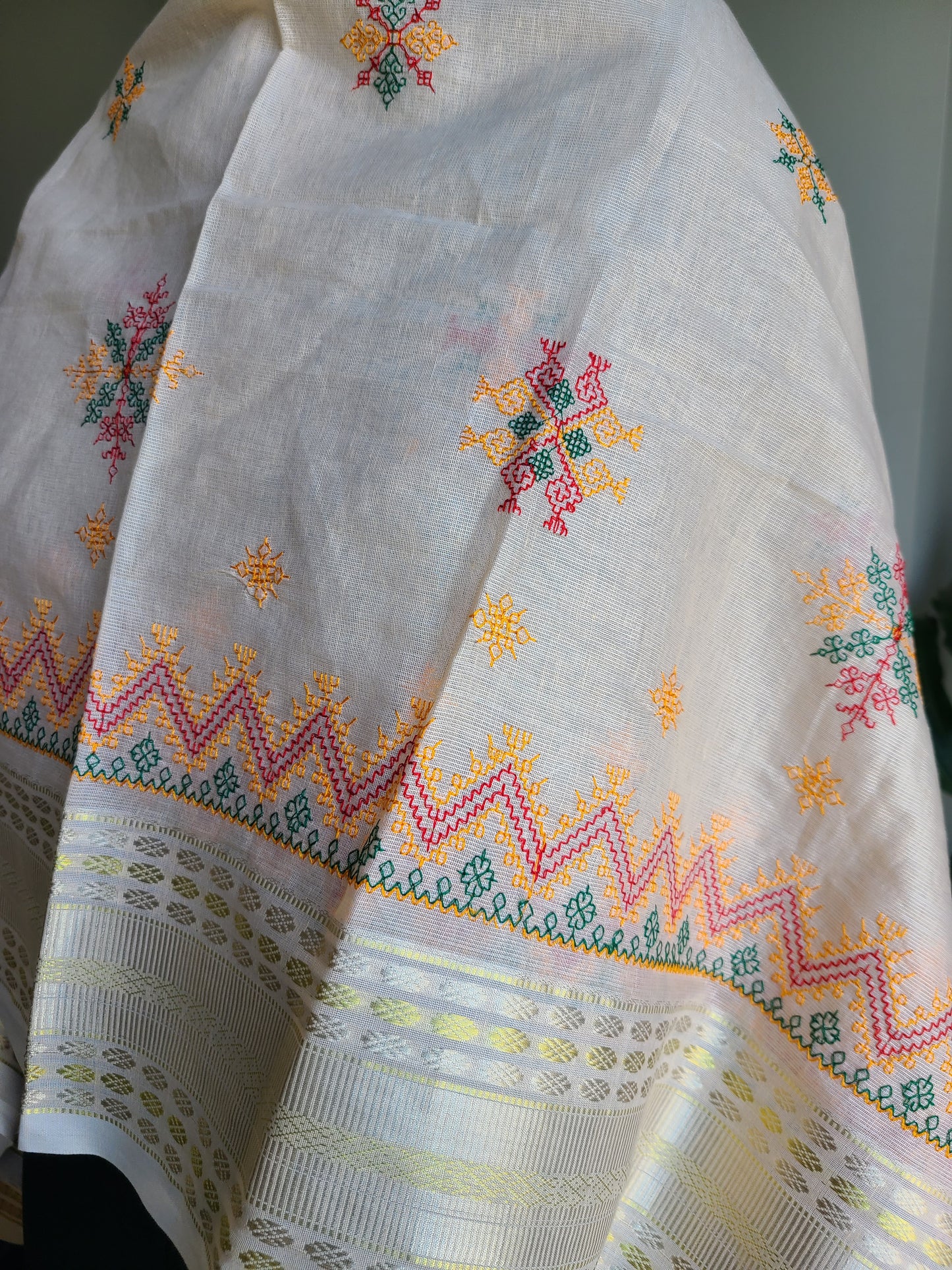 Shawl / Dupatta - Kasuti embroidery Silk cottton