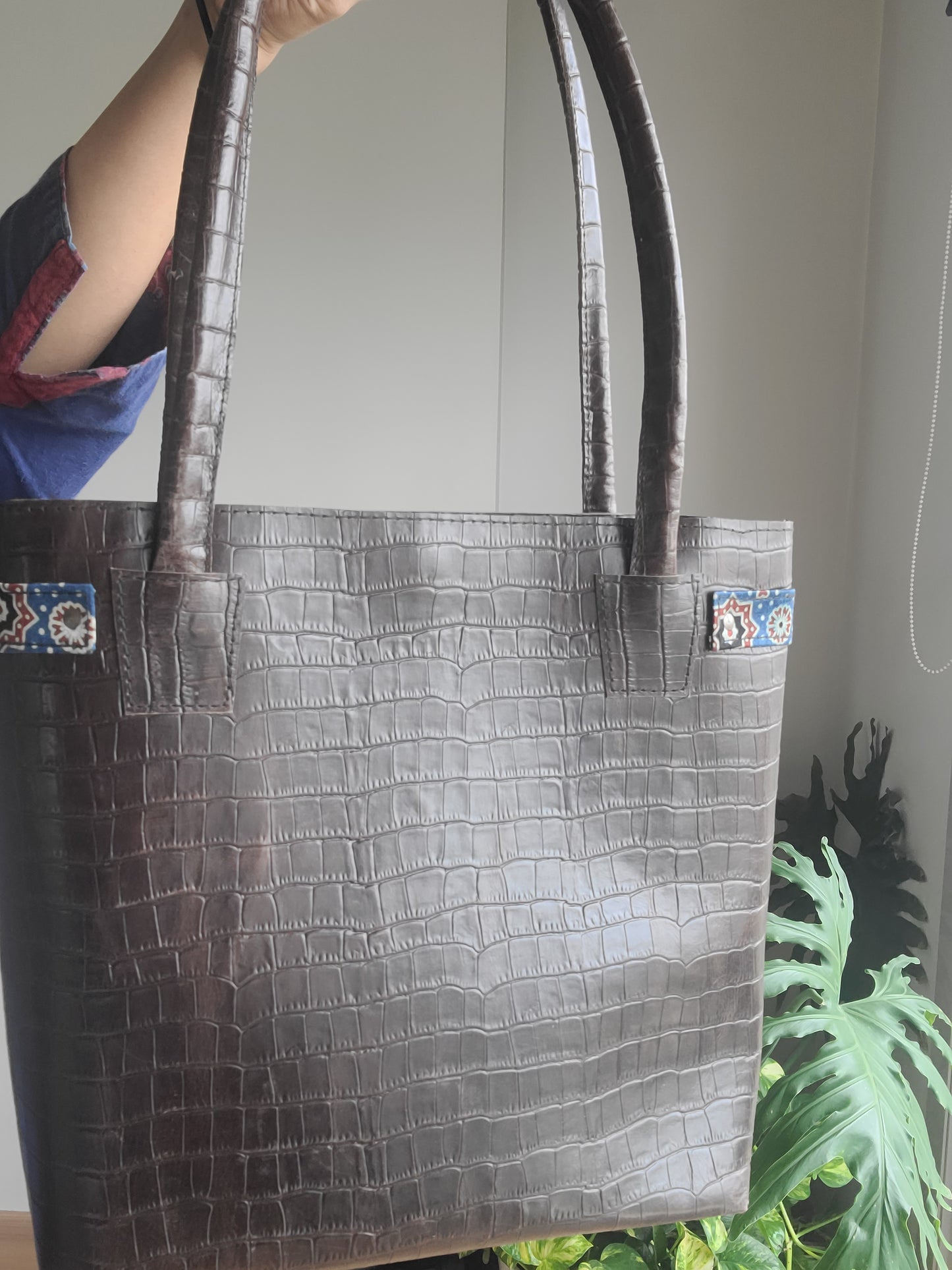 Kutch leather Shoulder bag with pouch