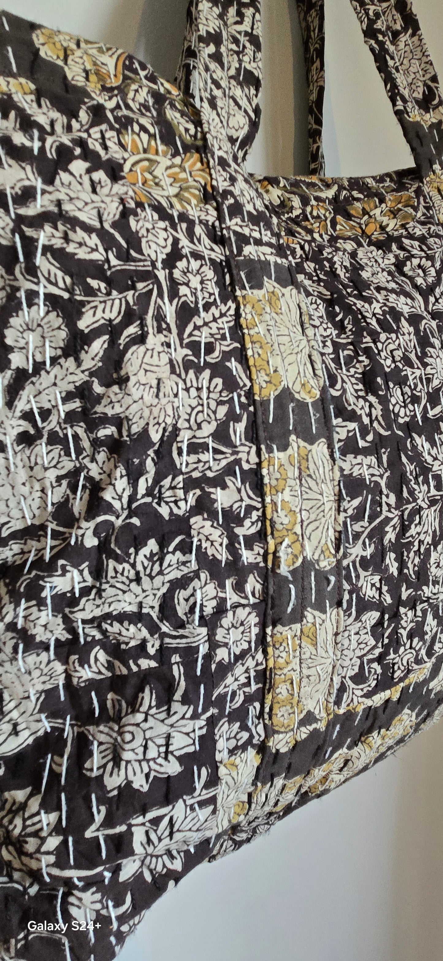 Handcrafted Kantha Tote Bag: sustainable fashion
