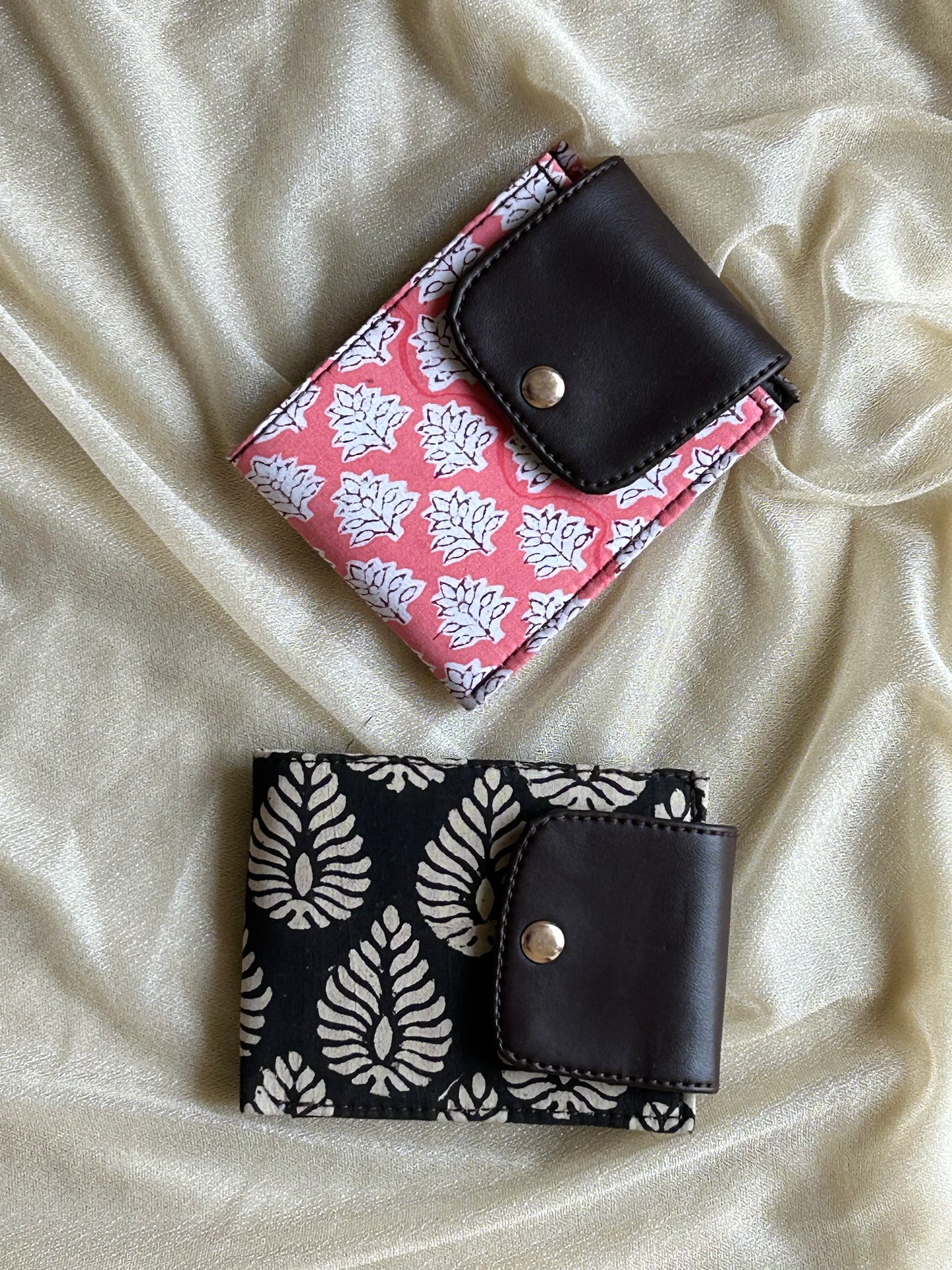Leather-Free Wallet with Artisanal Blockprints Fabric - Set of 2
