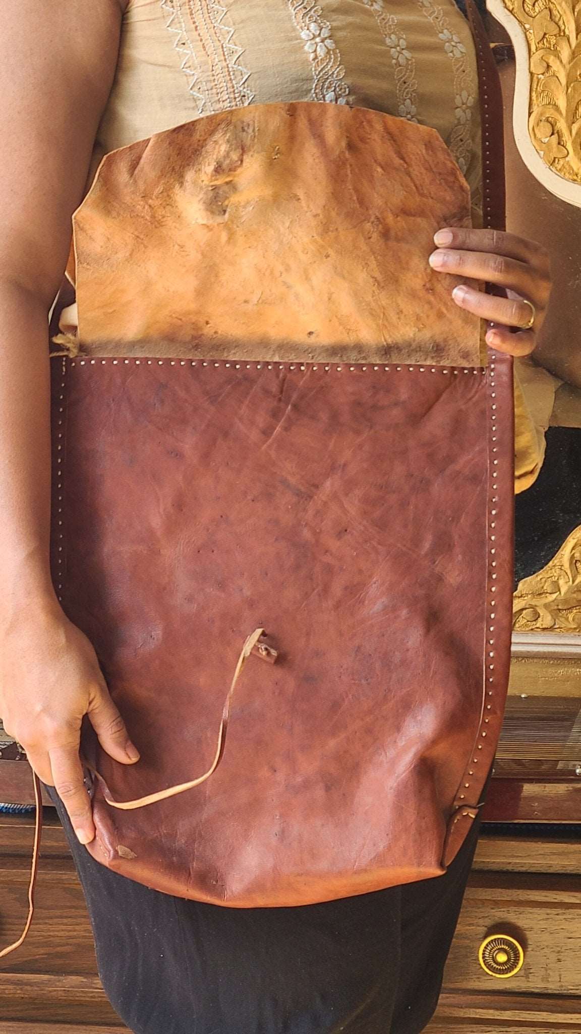 Exquisite Kutch Handmade Leather - Artisan Craftsmanship - Indianidhi