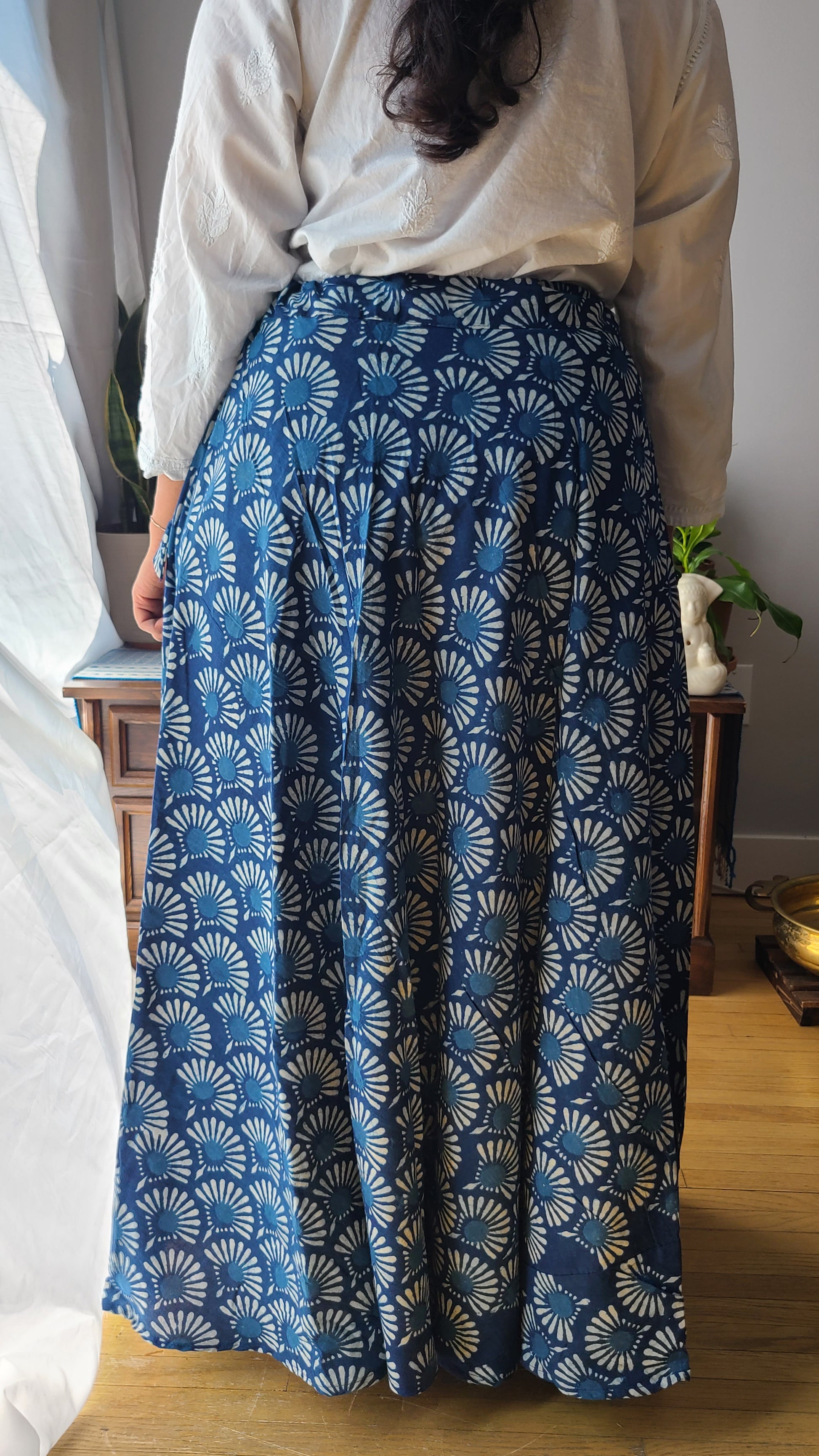 Indigo Hand Block Printed Skirt: Artisanal Elegance for Fashion-forward Women | Shop Now Indianidhi