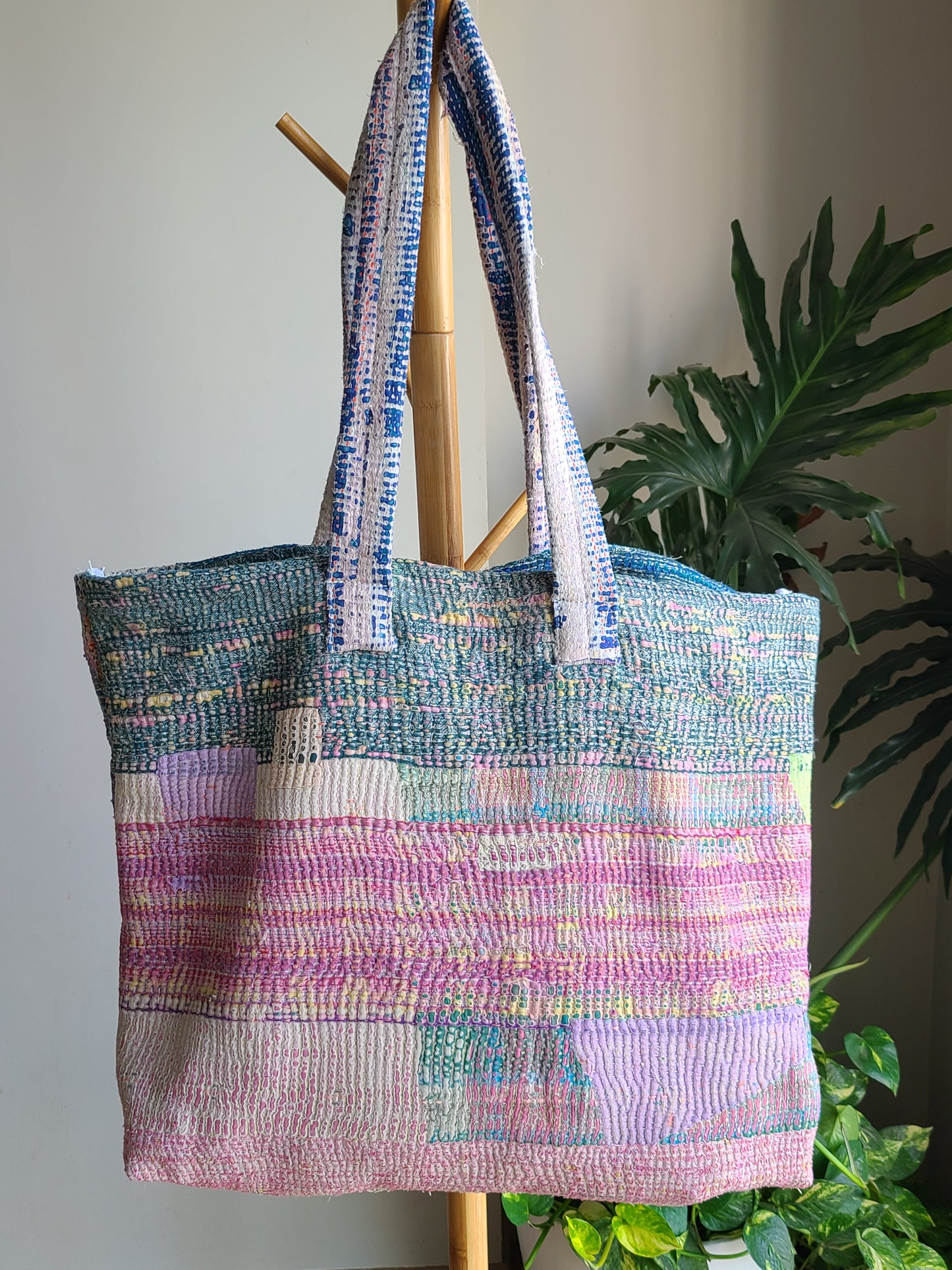 Jui-Kantha travel Tote Bag: Oversized Tote bag