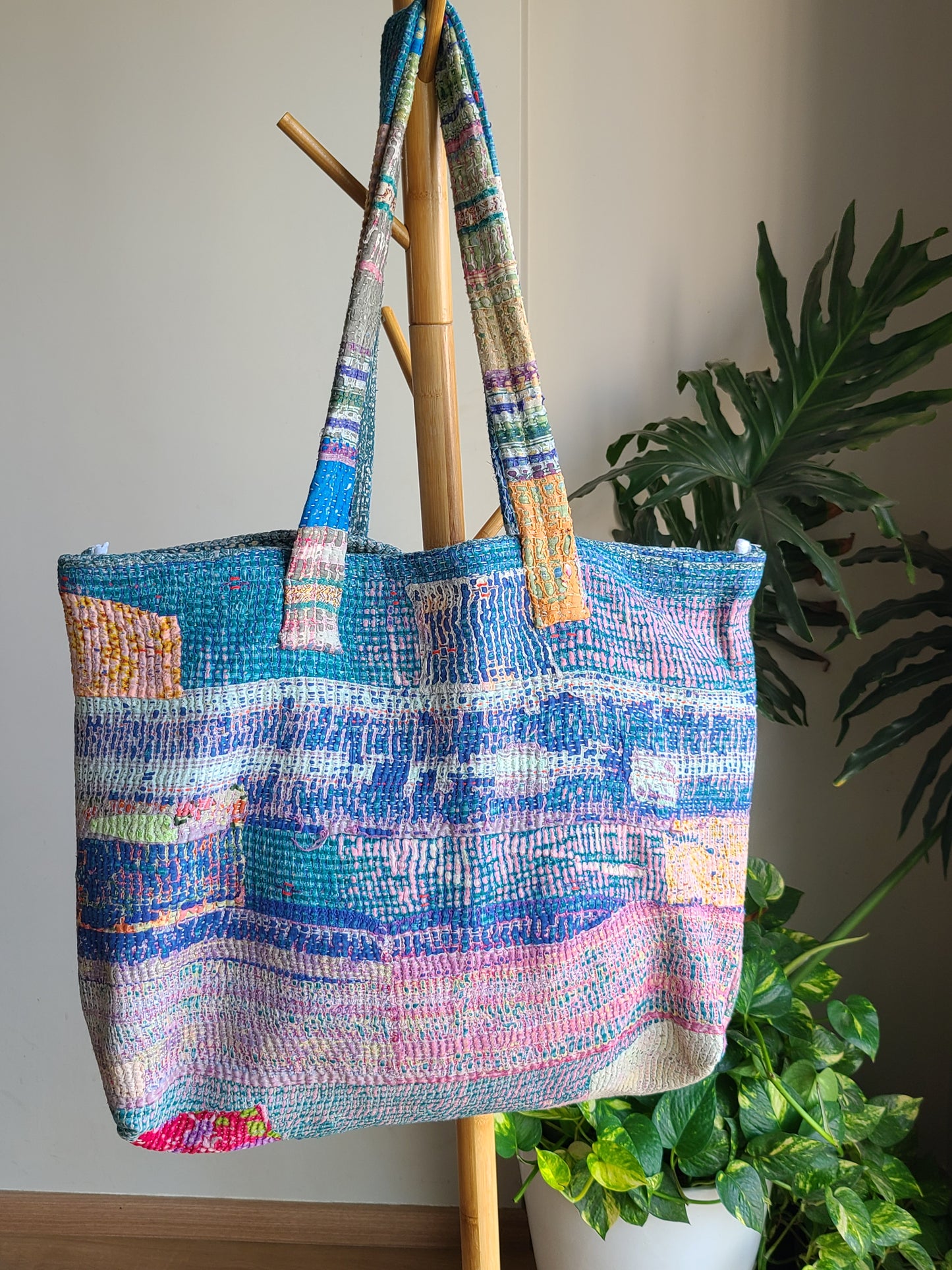 Jui-Kantha travel Tote Bag: Oversized Tote bag