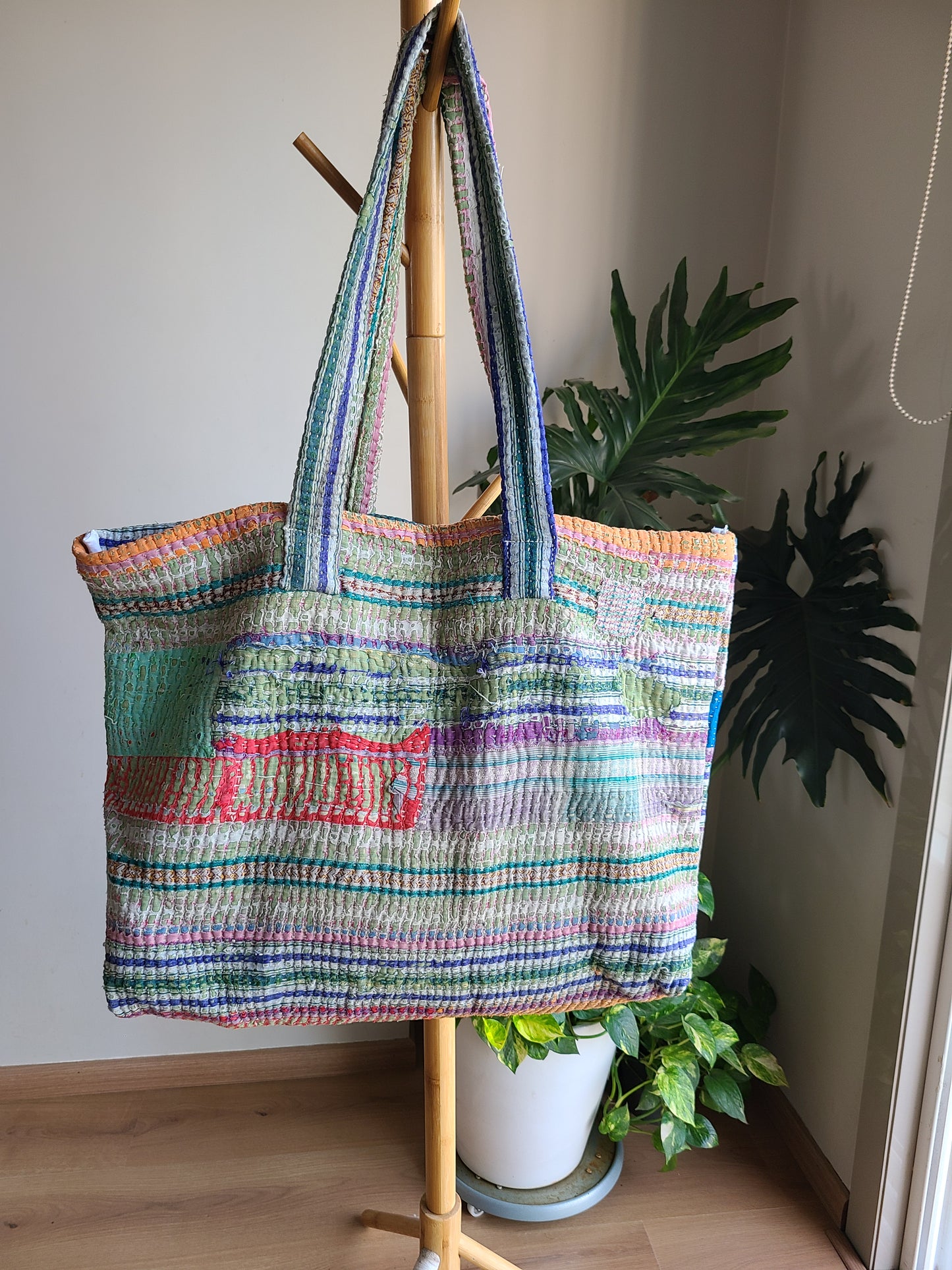 Jui-Kantha travel Tote Bag: Oversized Tote bag