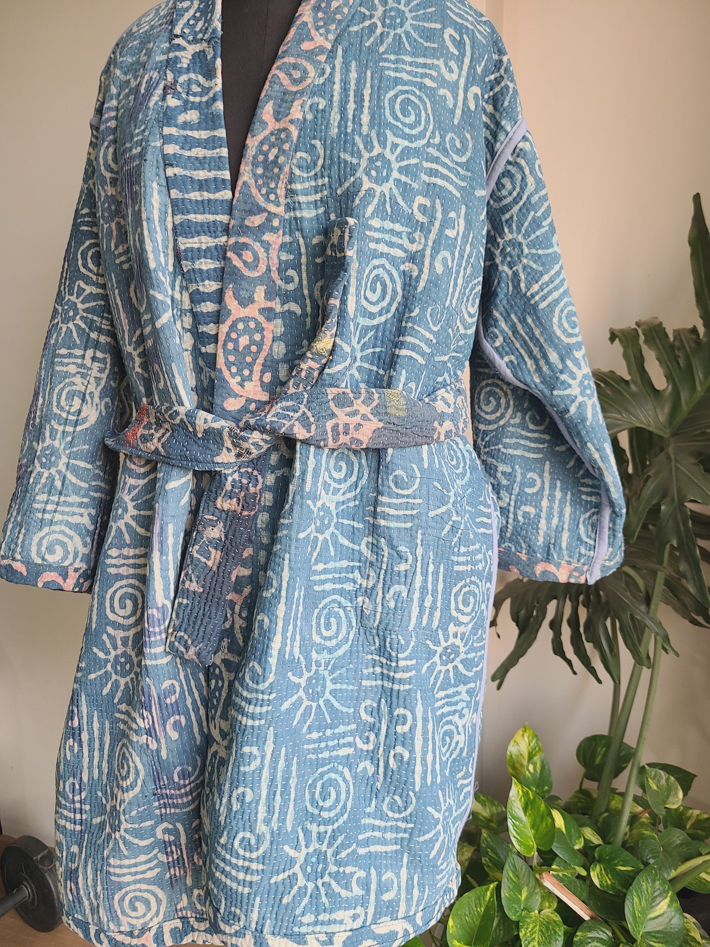 Vintage Reversible Thrift Kantha Jacket: Sustainable Outerwear from Upcycled Recycled Sarees