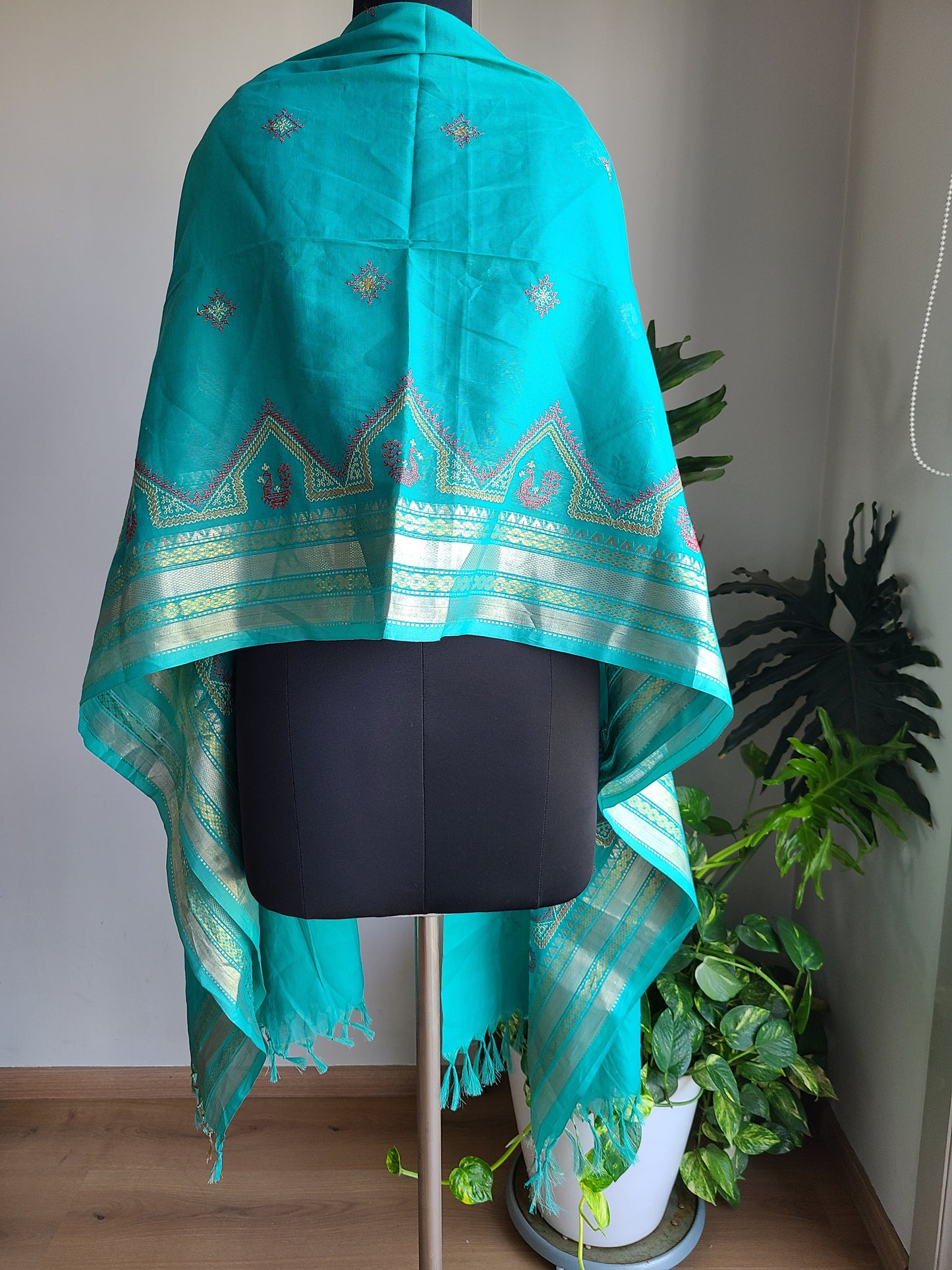 Shawl / Dupatta - Kasuti embroidery Silk cottton