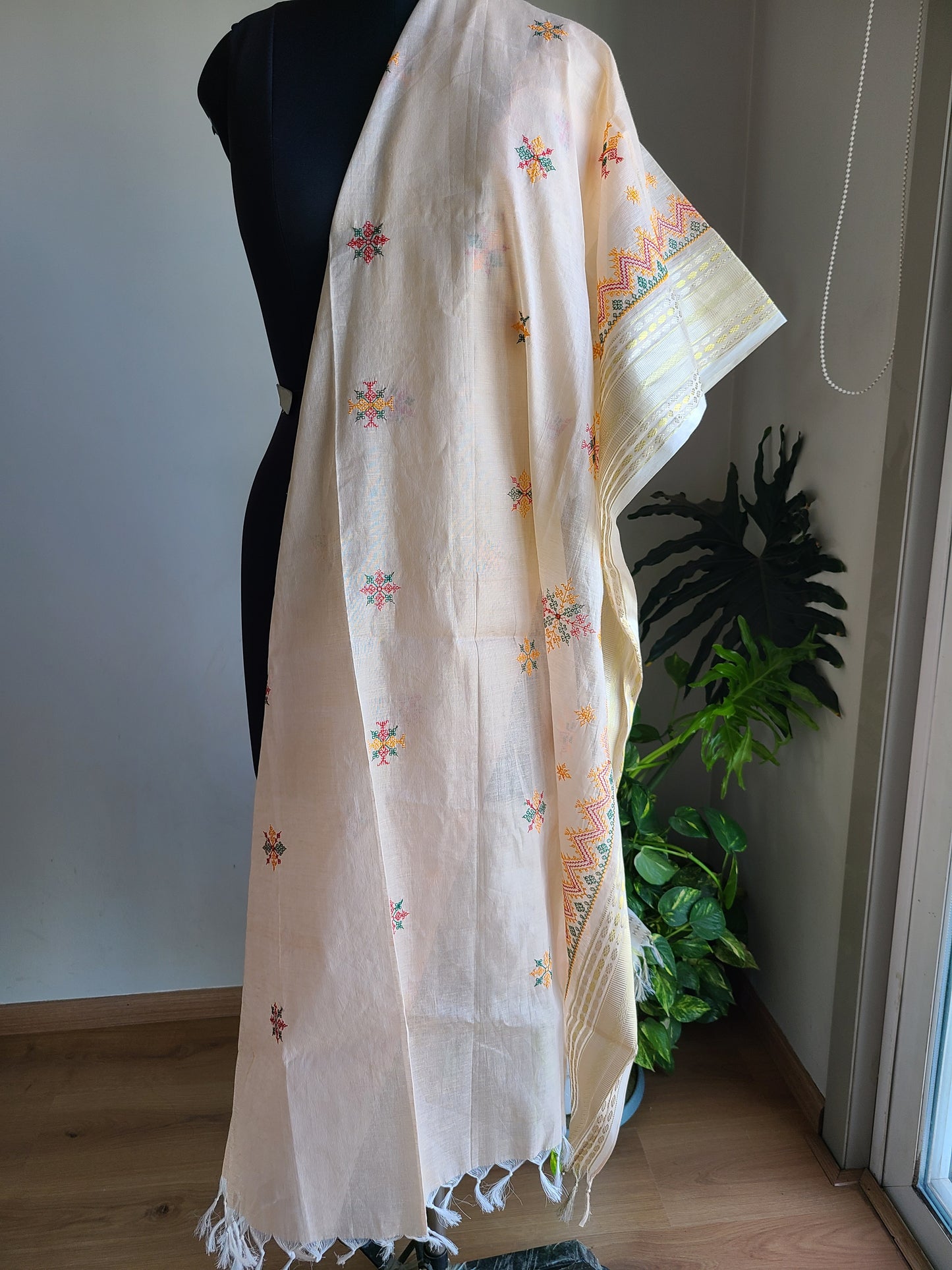 Shawl / Dupatta - Kasuti embroidery Silk cottton