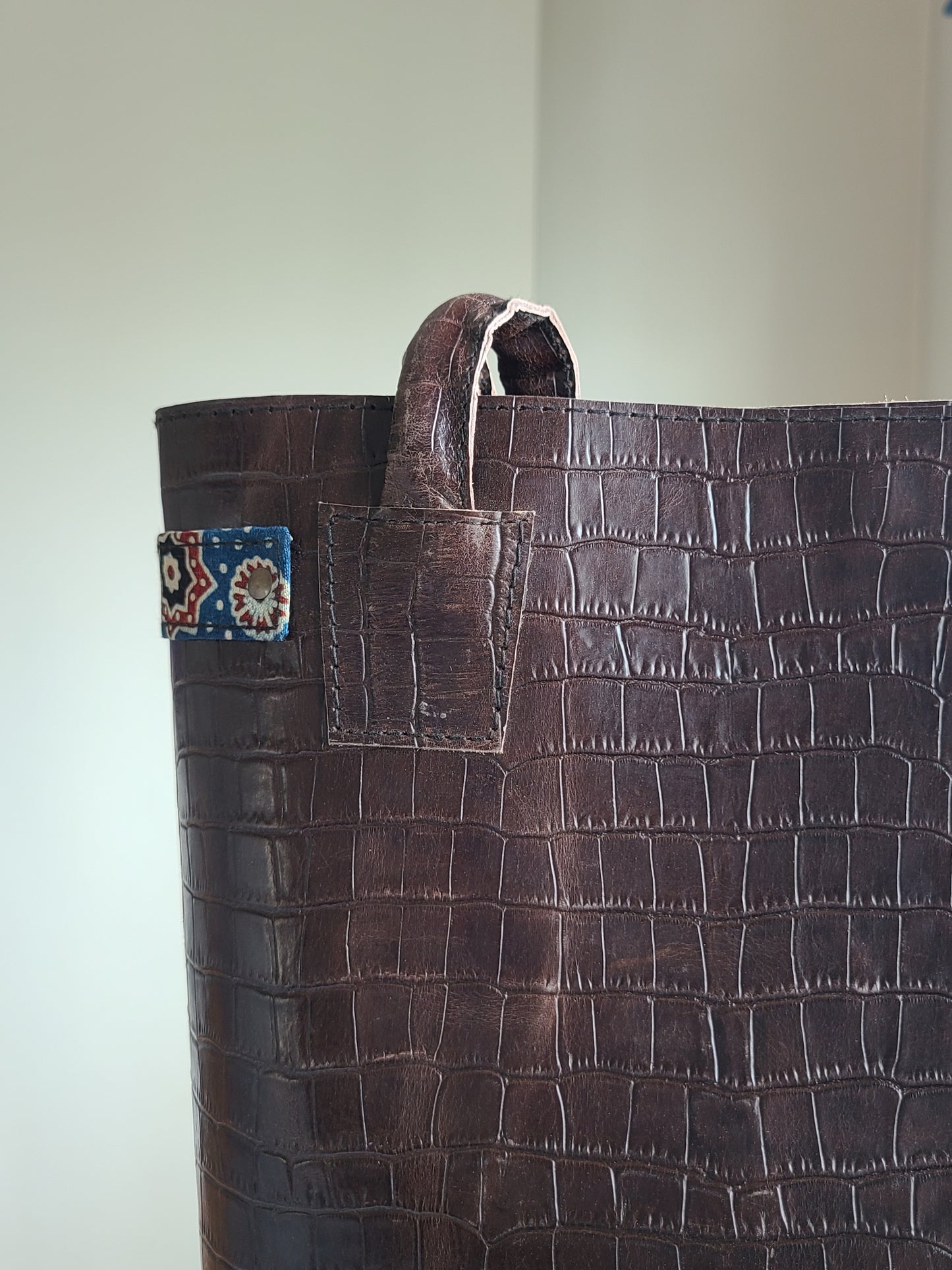 Kutch leather Shoulder bag with pouch