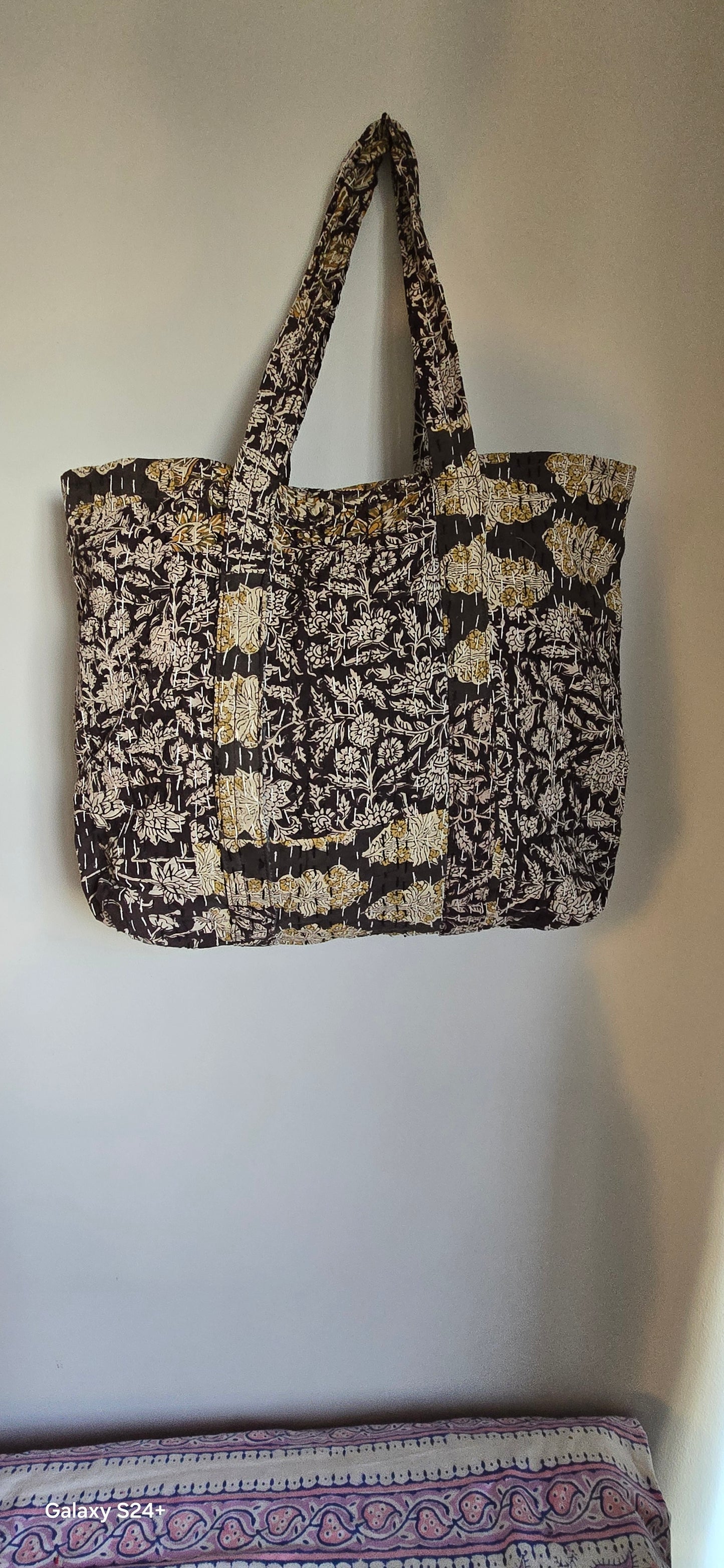 Handcrafted Kantha Tote Bag: sustainable fashion
