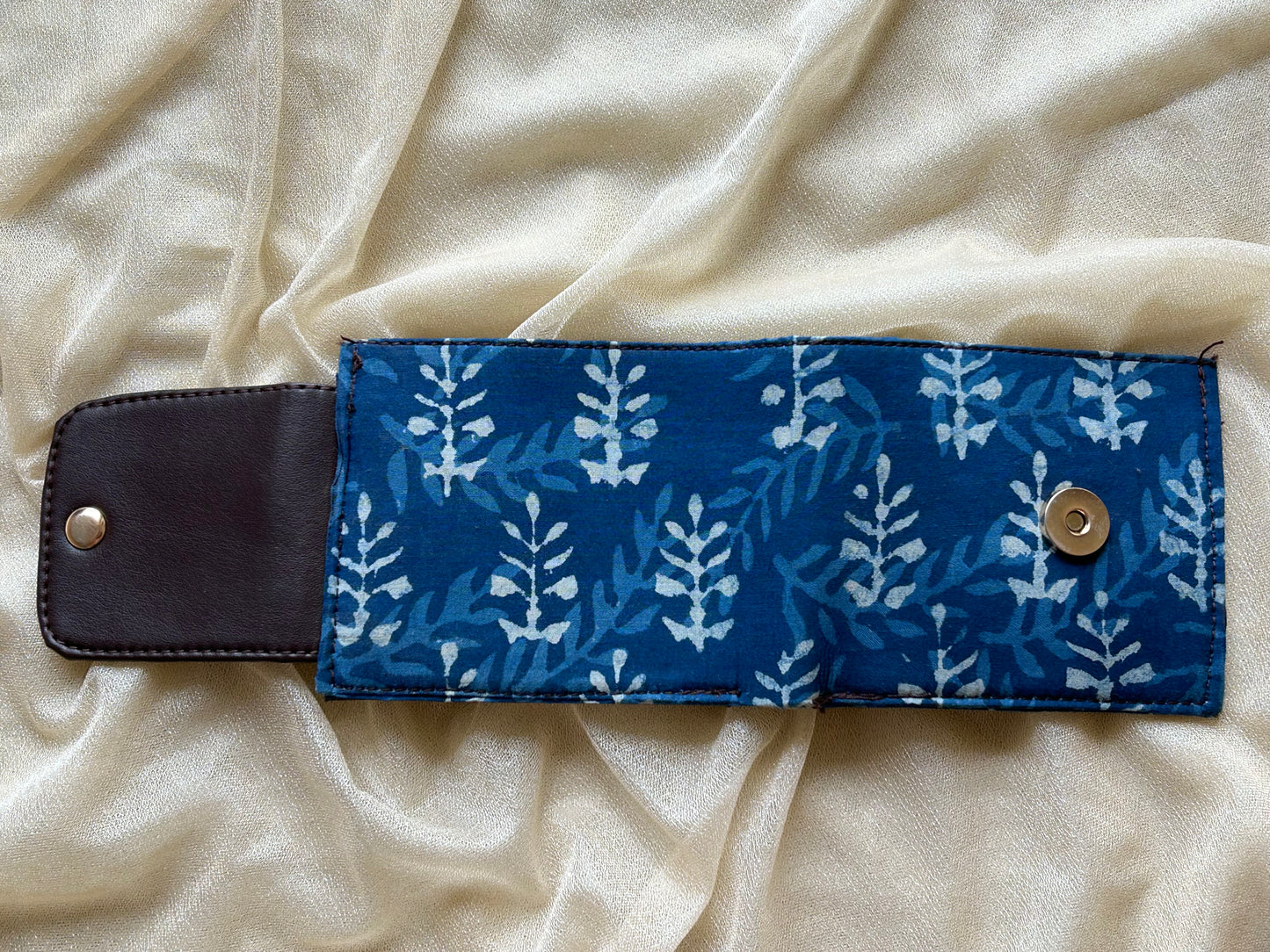 Leather-Free Wallet with Artisanal Blockprints Fabric -Set of 2