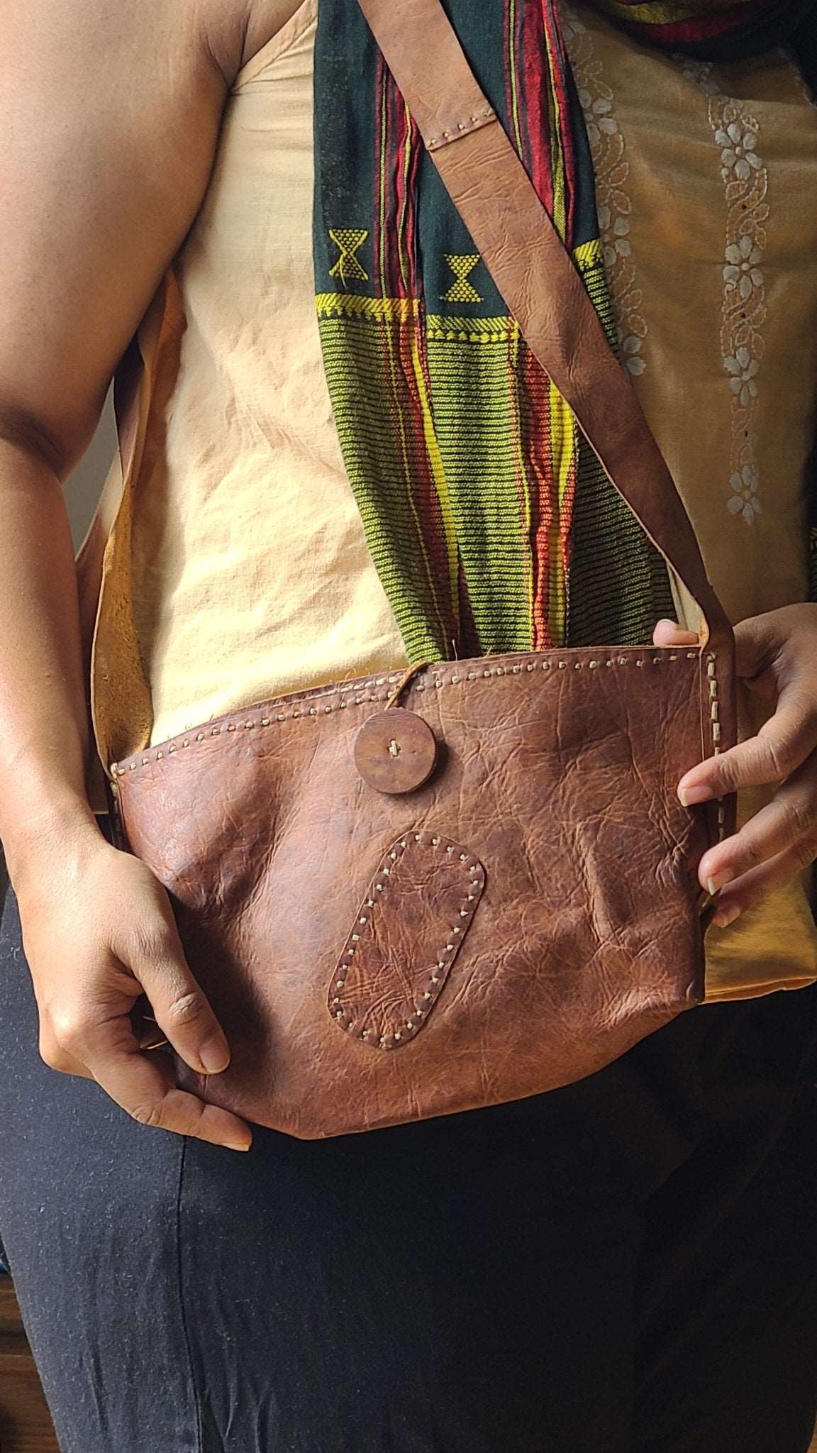Exquisite Kutch Handmade Leather - Artisan Craftsmanship - Indianidhi