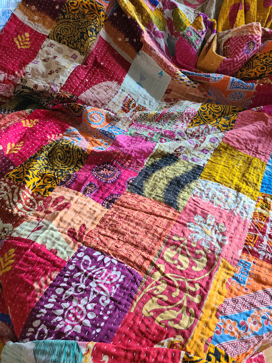 Kantha Saree Quilt/Gudari: Kantha Masterpieces: Crafted in the Heart of India