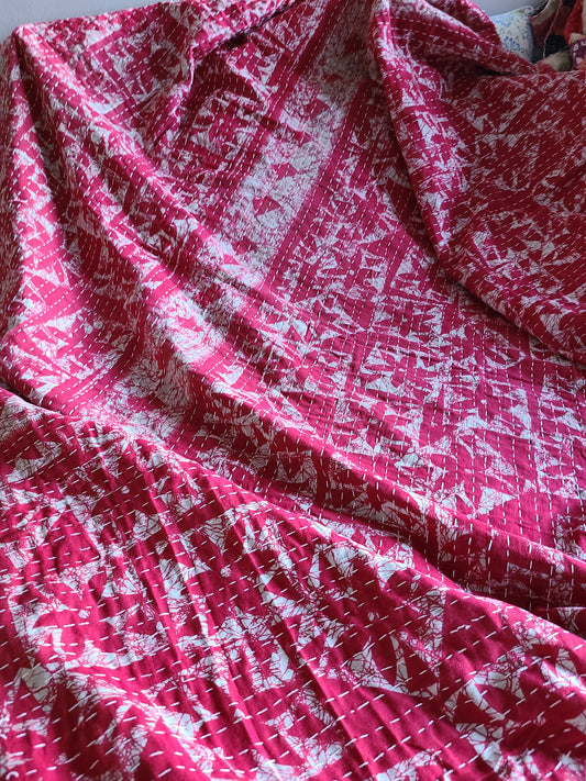 Kantha Saree Quilt/Gudari: Indian Elegance in Every Stitch - Handmade Saree Kantha Quilts"